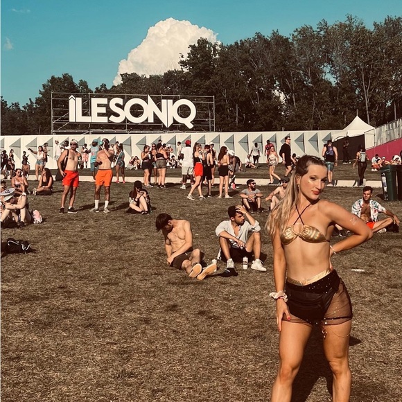 Full SHEIN gold outfit with skirt WORN ONCE - Picture 1 of 3